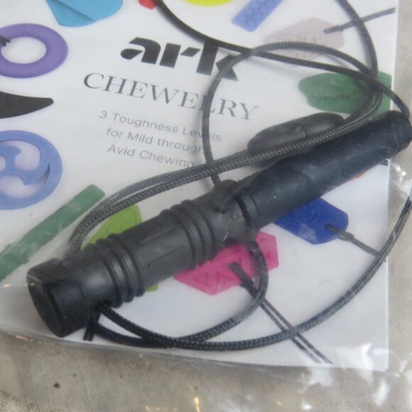ARK Bite Saber® Sensory Chewelry Necklace, Black for Moderate Chewing NEW - Picture 3 of 6